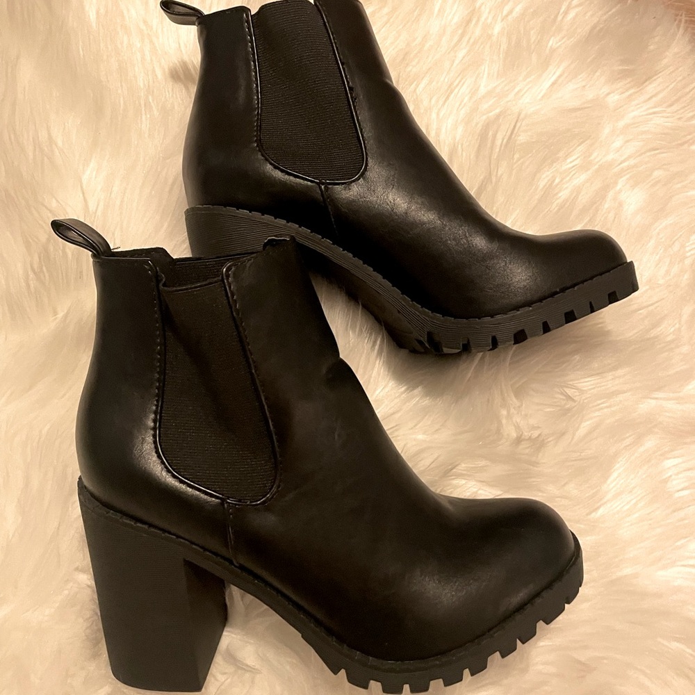 Black heeled booties
